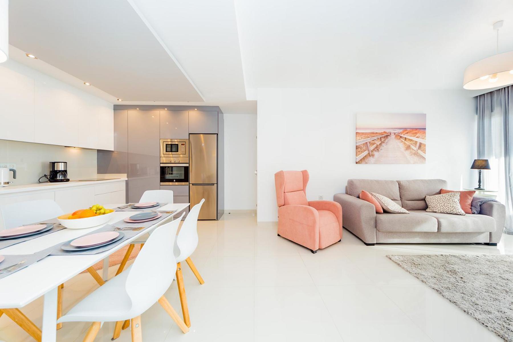 Luxurious 2 Bedroom Apartment Near The Beach Torre de la Horadada Room photo