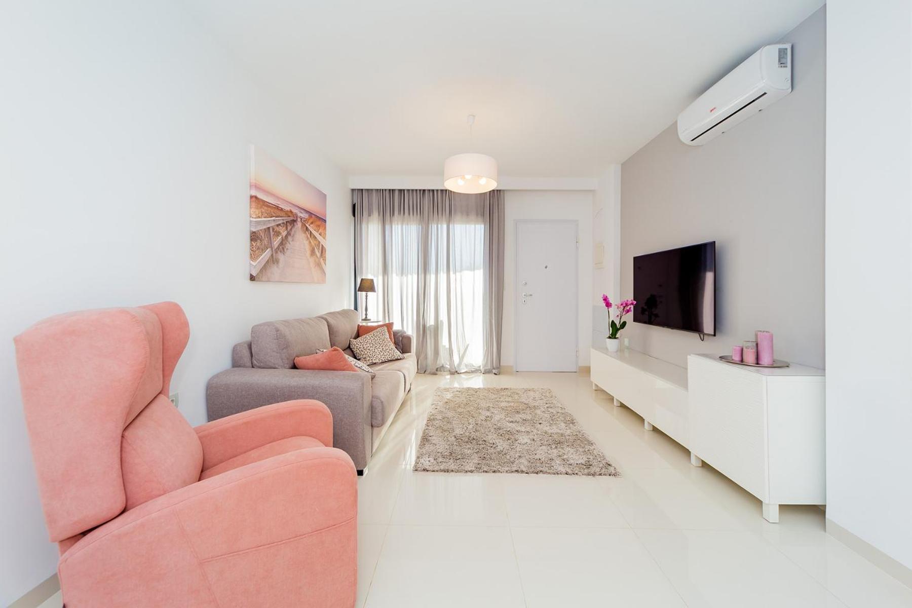 Luxurious 2 Bedroom Apartment Near The Beach Torre de la Horadada Room photo