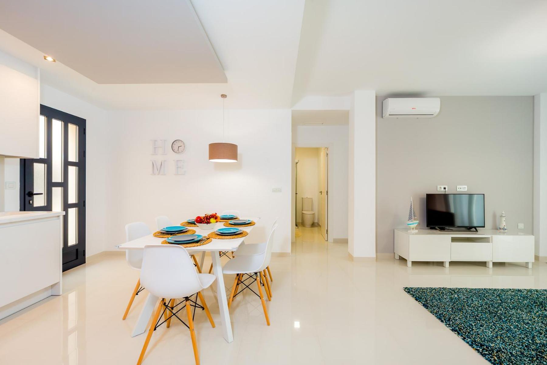 Luxurious 2 Bedroom Apartment Near The Beach Torre de la Horadada Room photo
